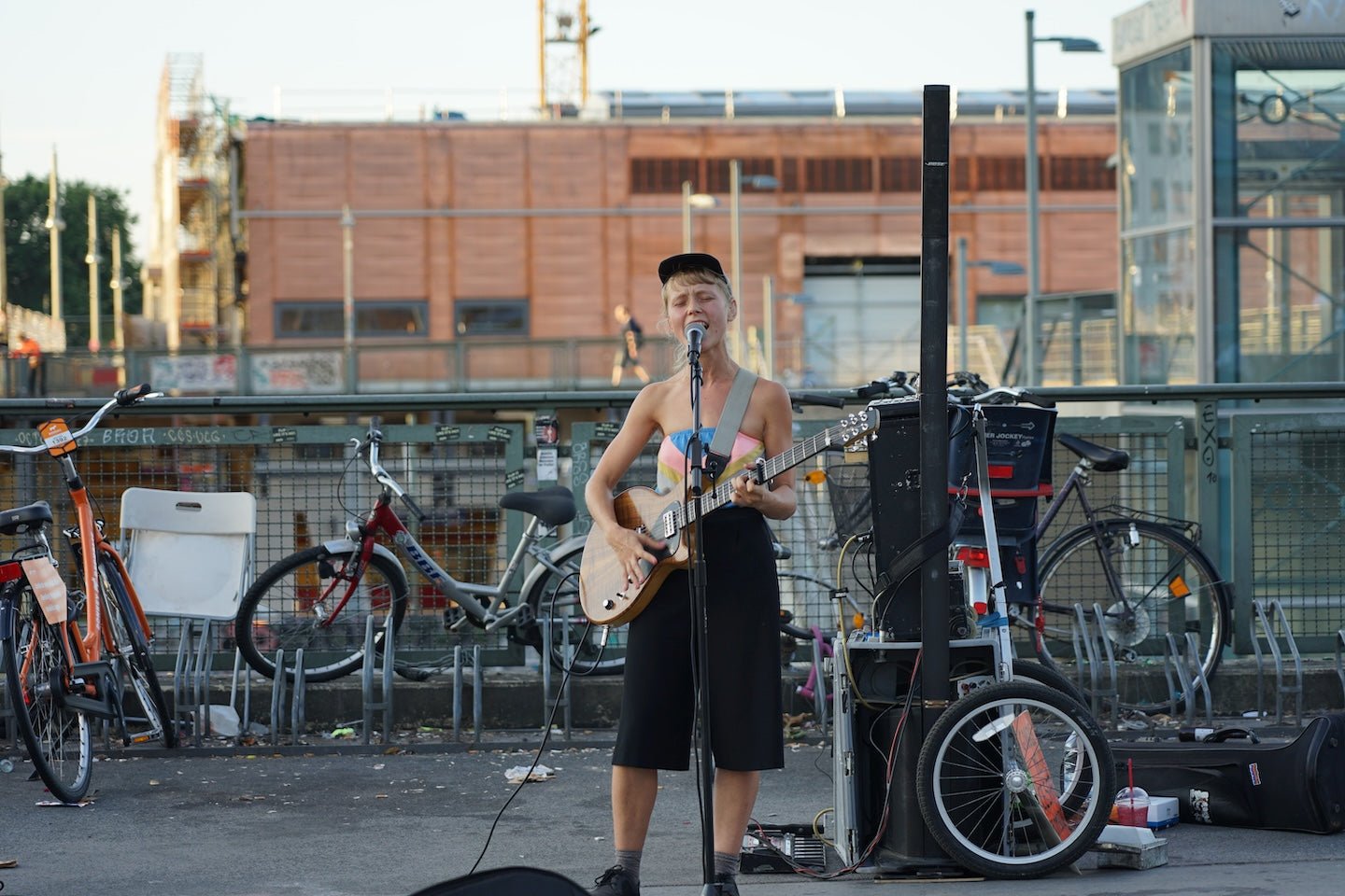 これからは、「自分の好きなことで勝負する」が最低条件の世界になっていく。 - スマートAI名刺「Supawave」